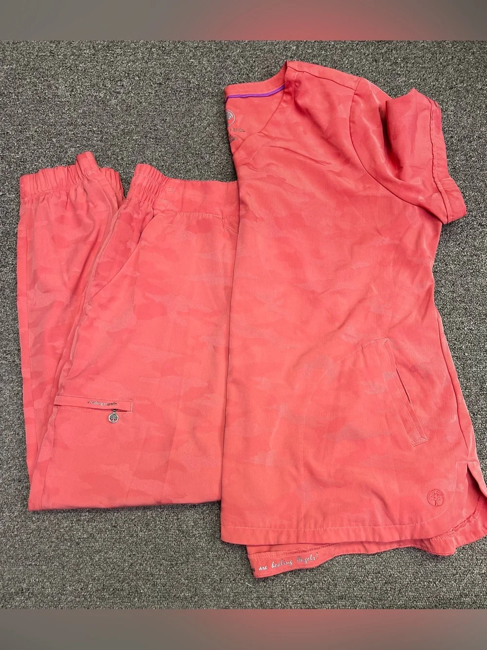 Healing Hands Coral Camo Scrub Set - Size L/XL Petite